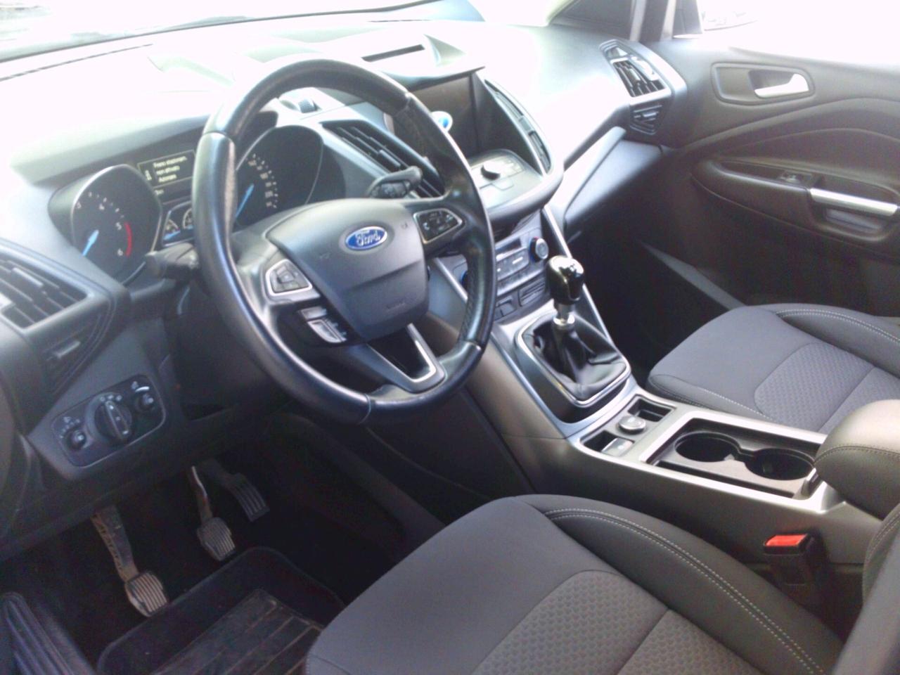 Ford Kuga 1.5 TDCI 120 CV S&S 2WD Titanium