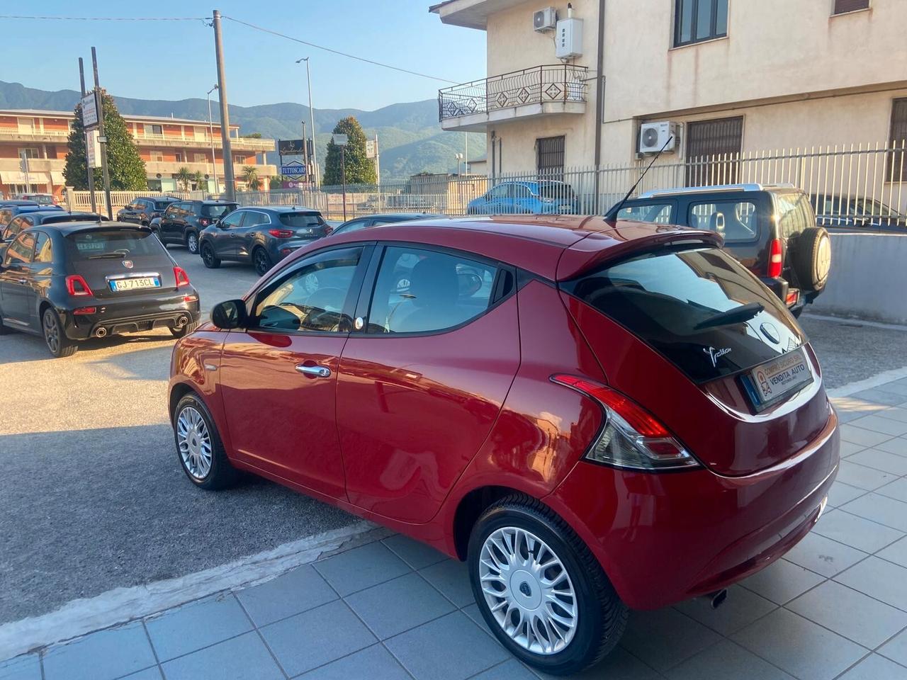 Lancia Ypsilon 1.2 69 CV 5 porte GPL Ecochic Gold