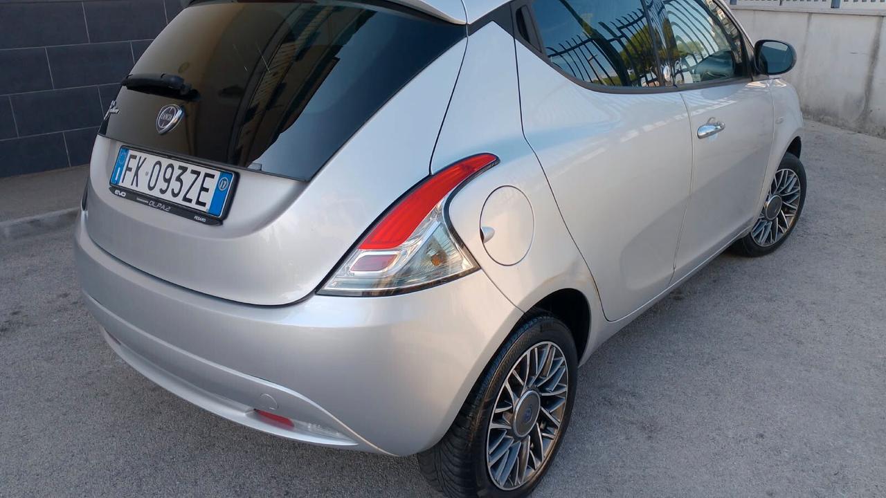 Lancia Ypsilon 1.2 69 CV 5 porte GPL Ecochic Gold