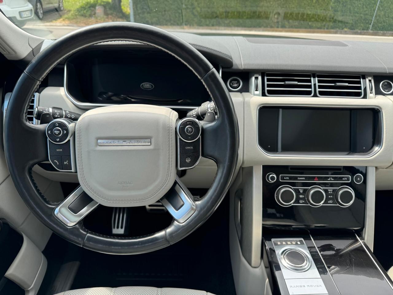Land Rover Range 4.4 SDV8 Vogue LWB