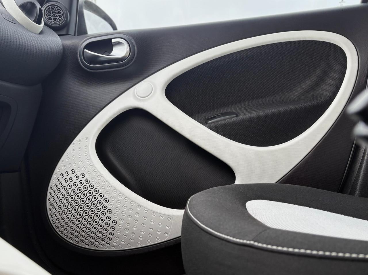 Smart ForFour 70 1.0 twinamic Safetown White