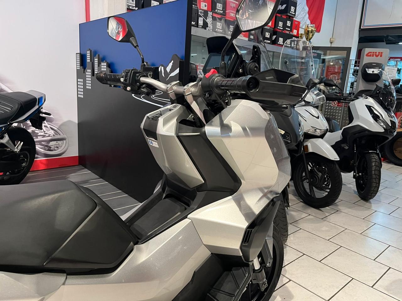 Honda ADV 350