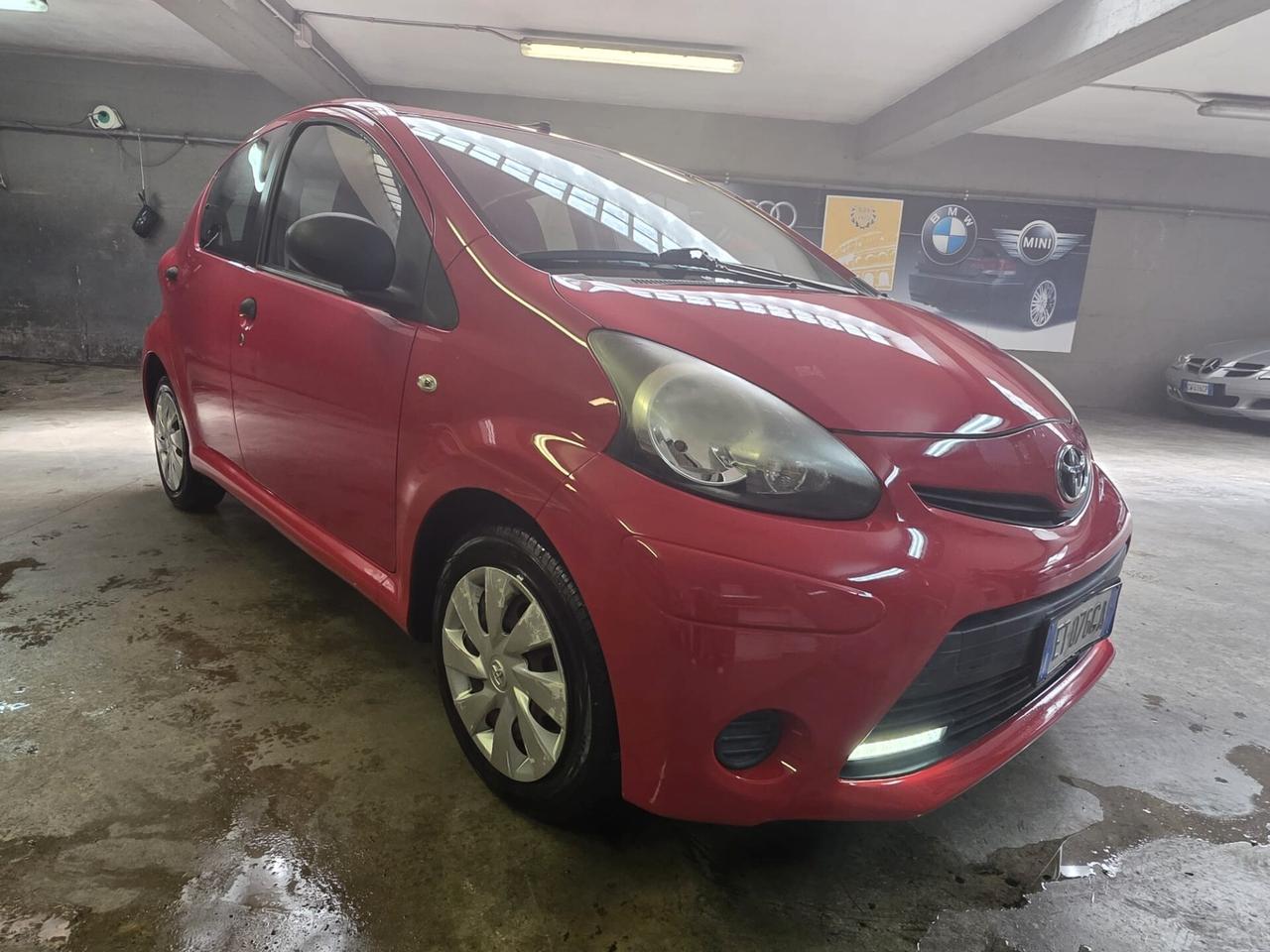 Toyota Aygo 1.0 12V VVT-i 5 porte Active Connect