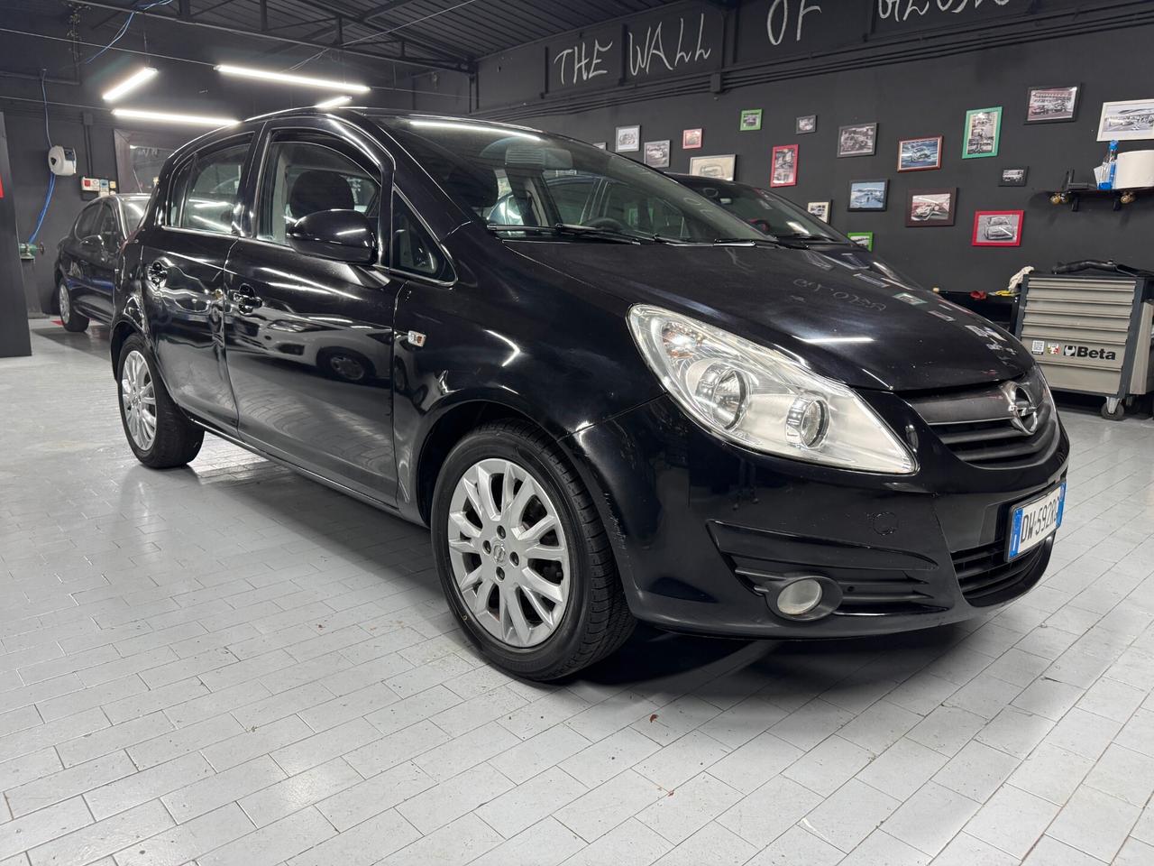 Opel Corsa 1.2 5 porte Cosmo