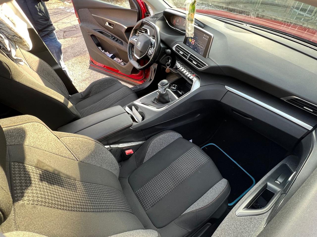 Peugeot 3008 Allure 1.6 PureTech 180 #8503