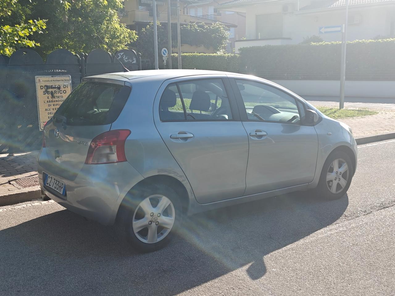 Toyota Yaris 1.0 5 porte - FRIZIONE NUOVA - NEOPATENTATI