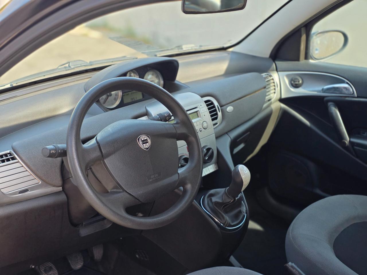 Lancia Ypsilon 1.3 MJT 90 CV Platino