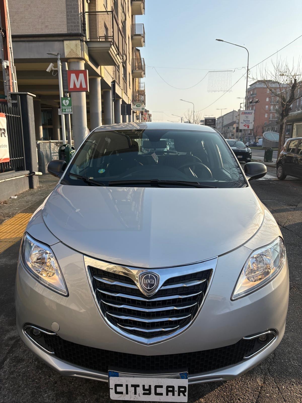 Lancia Ypsilon 0.9 TwinAir 85 CV GAS Ecochic Gold