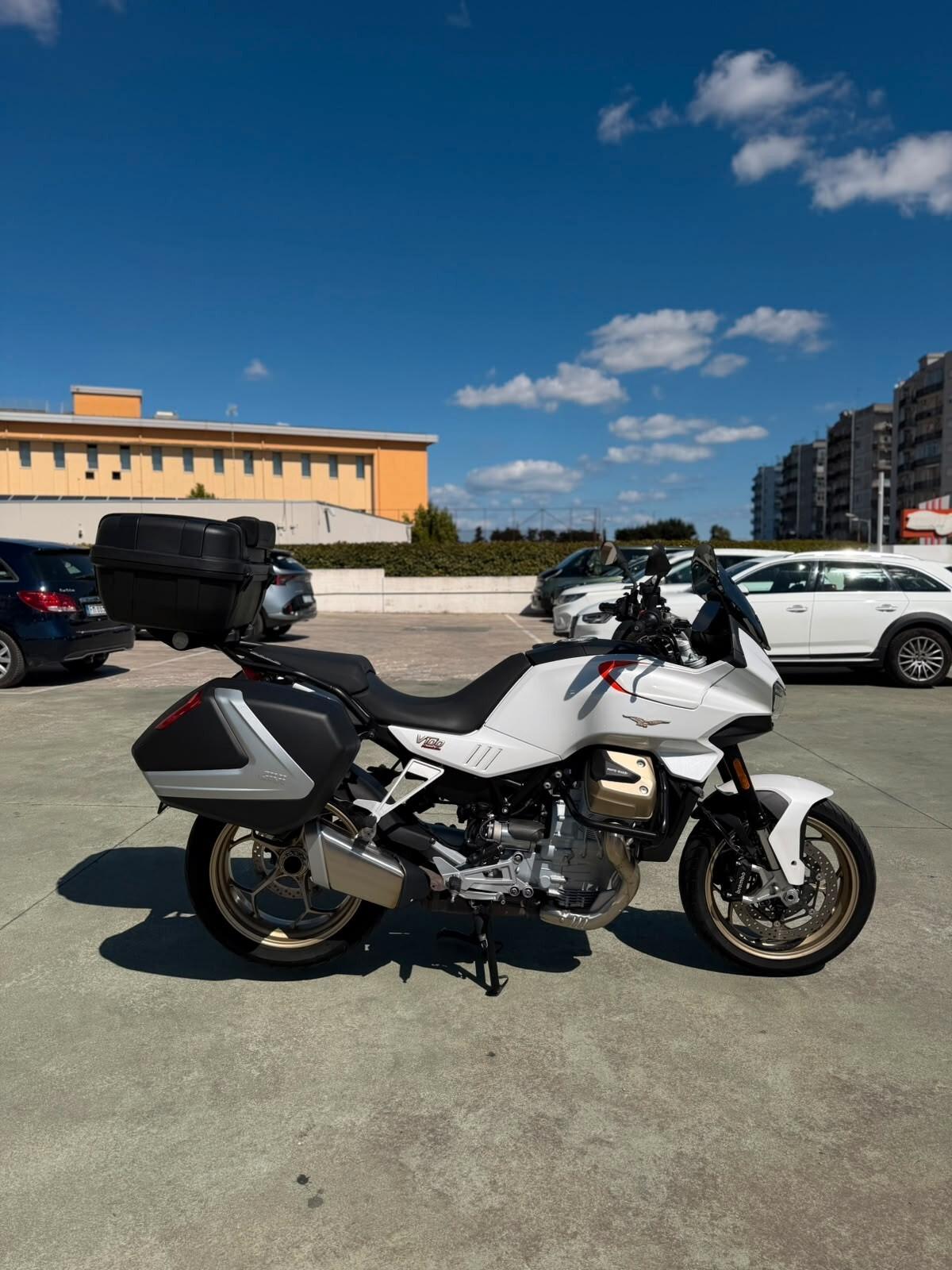 MOTO GUZZI V100 MANDELLO – 2022 – 9.000 KM