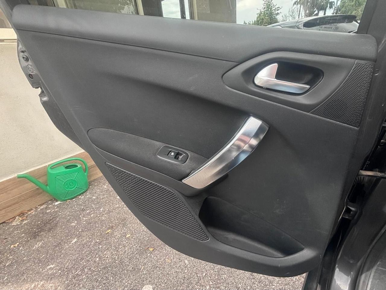 Peugeot 2008 BlueHDi 120 S&S Allure