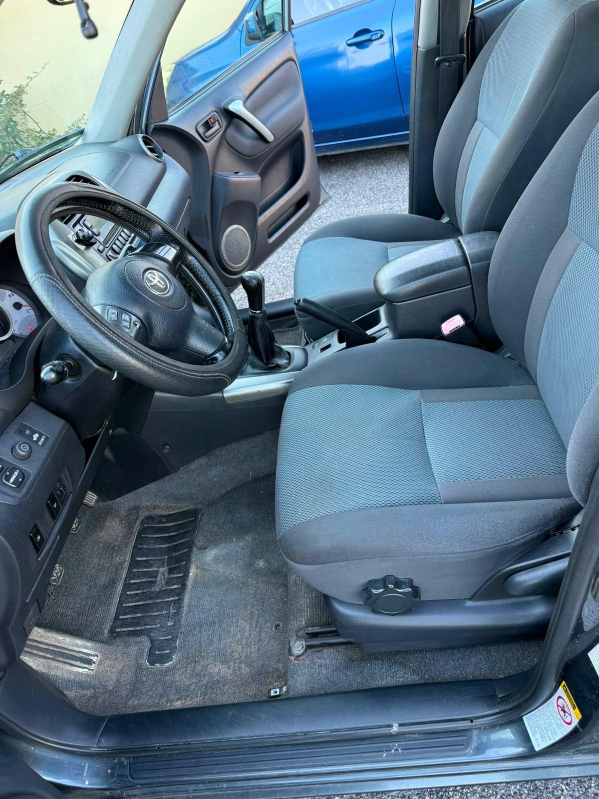 Toyota RAV 4 RAV4.com 2.0 Tdi D-4D cat 5 porte Sol