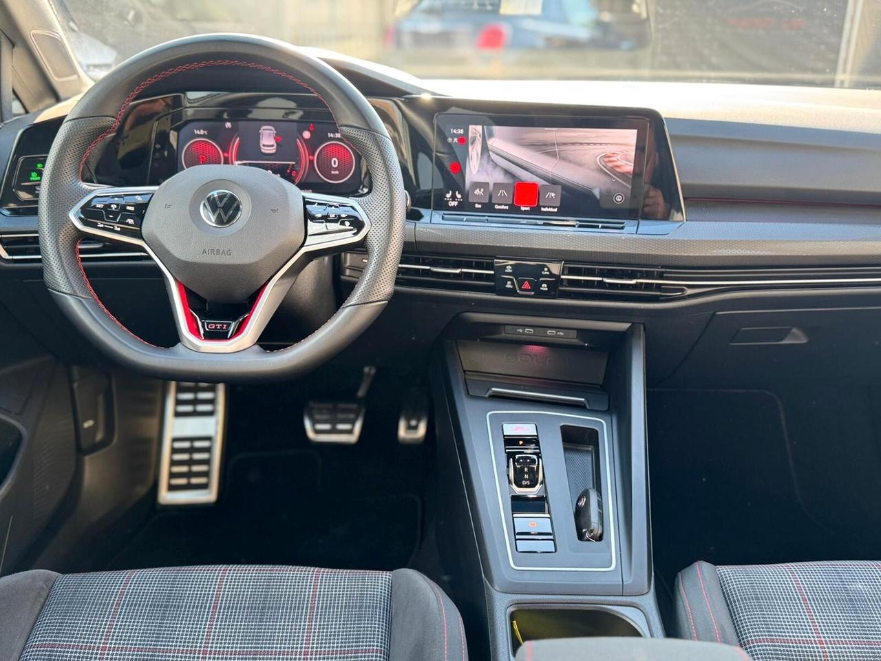 Volkswagen Golf 8 GTI 2.0 TSI DSG