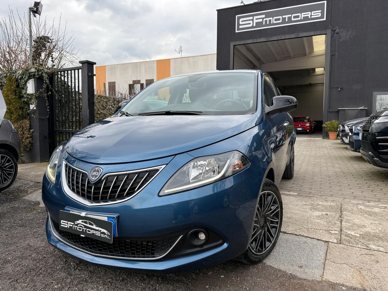 Lancia Ypsilon 1.0 FireFly 5 porte S&S Hybrid Ecochic Gold