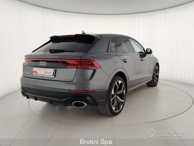 Audi Q8 RS TFSI V8 quattro tiptronic