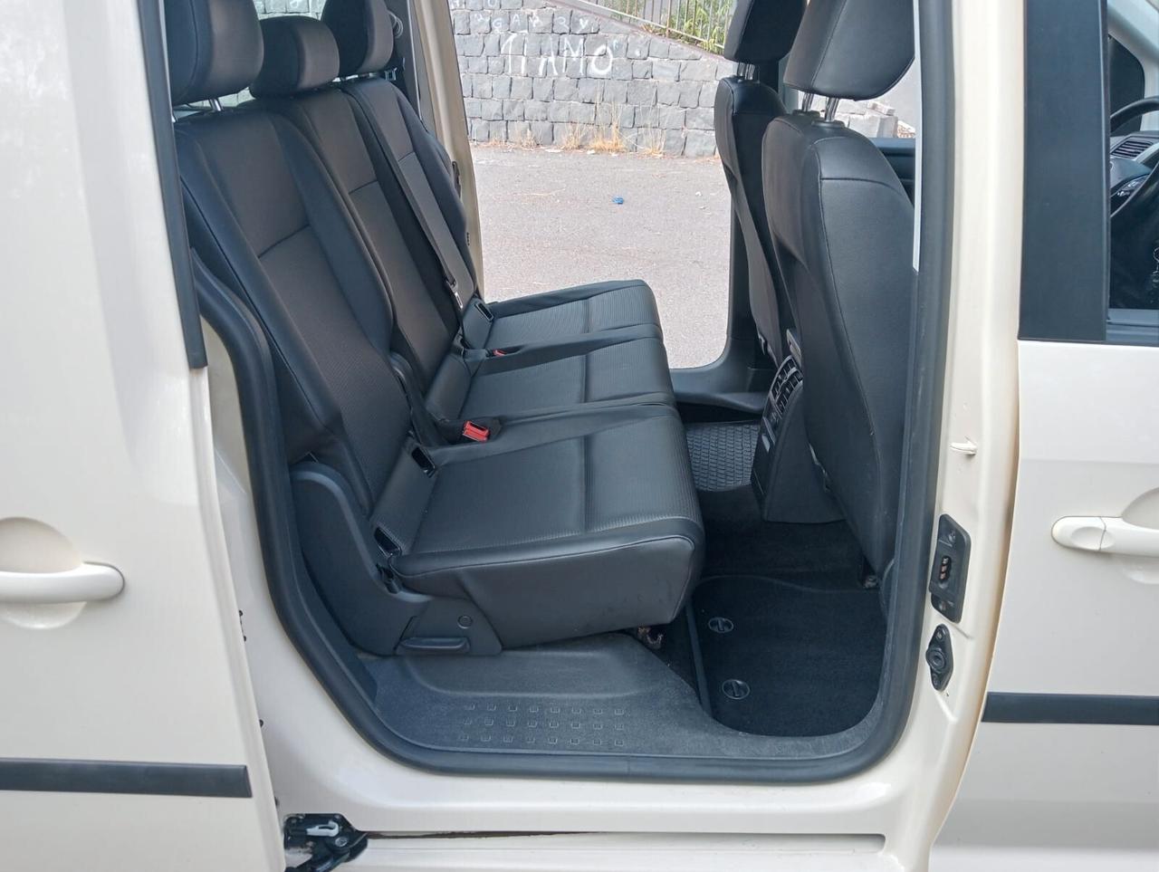 Volkswagen Caddy Pianale ribassato con rampa disabili in carrozzina