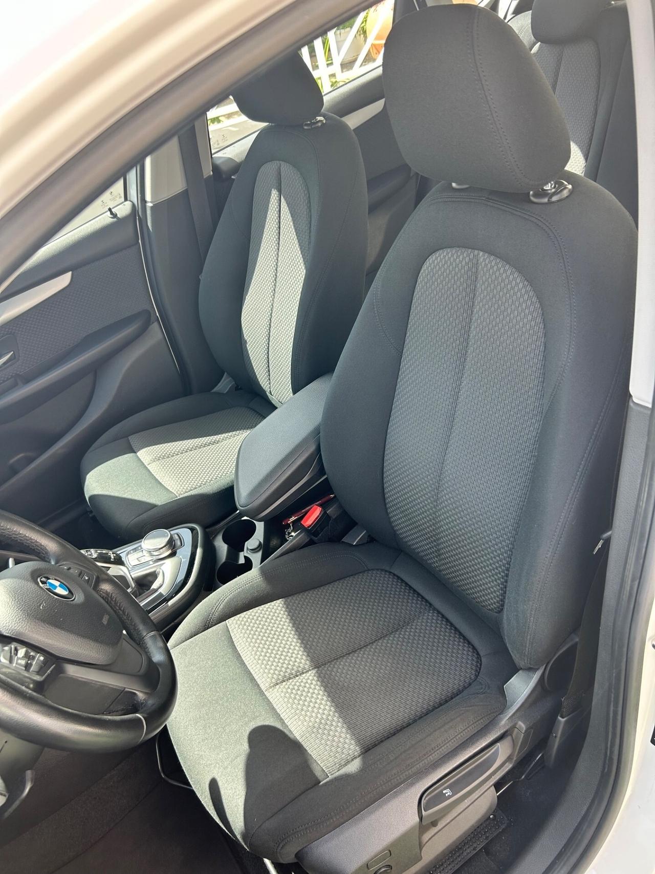 Bmw 2er Active Tourer 220d xDrive Advantage aut.