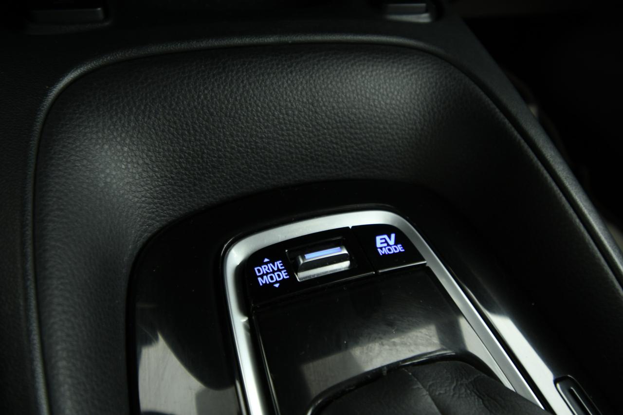 TOYOTA Corolla Touring Sports 1.8h Business cvt CAMERA+ACC+APP CONNECT