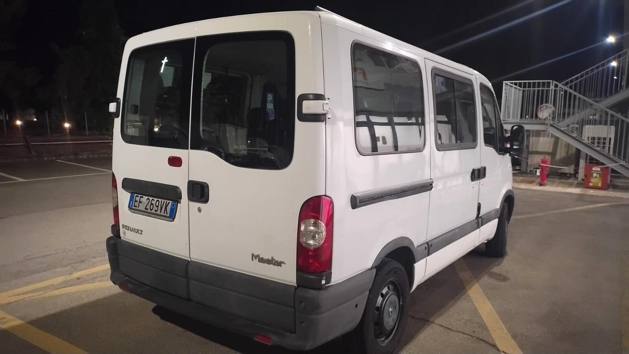 Renault master 9 posti