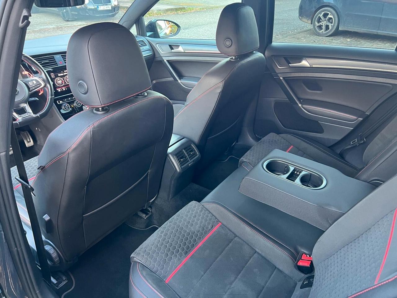 Volkswagen Golf GTI Performance 2.0 245 CV TSI DSG 5p.