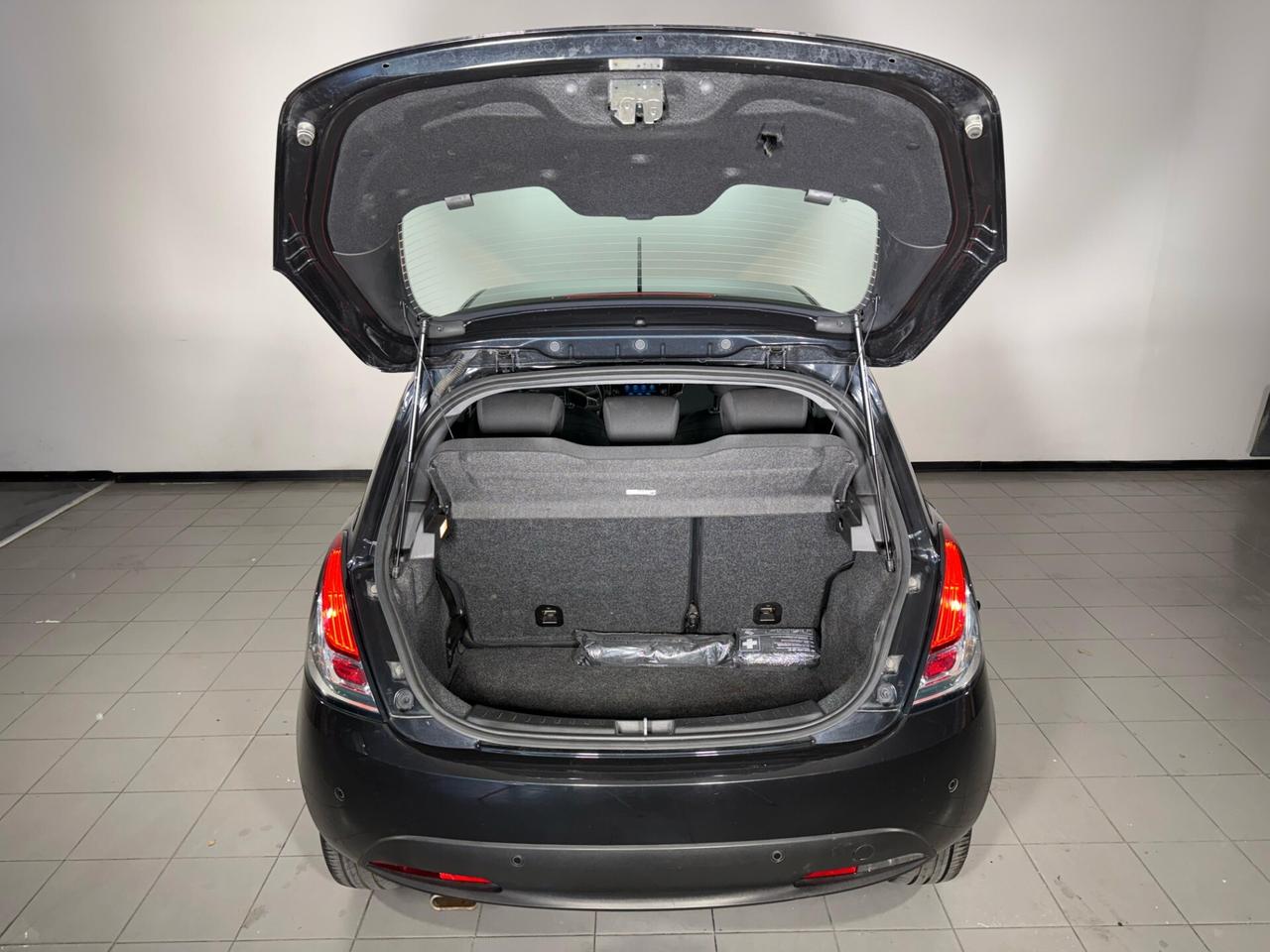 Lancia Ypsilon 1.0 FireFly 5 porte S&S Hybrid Gold LEGGI PROMO!