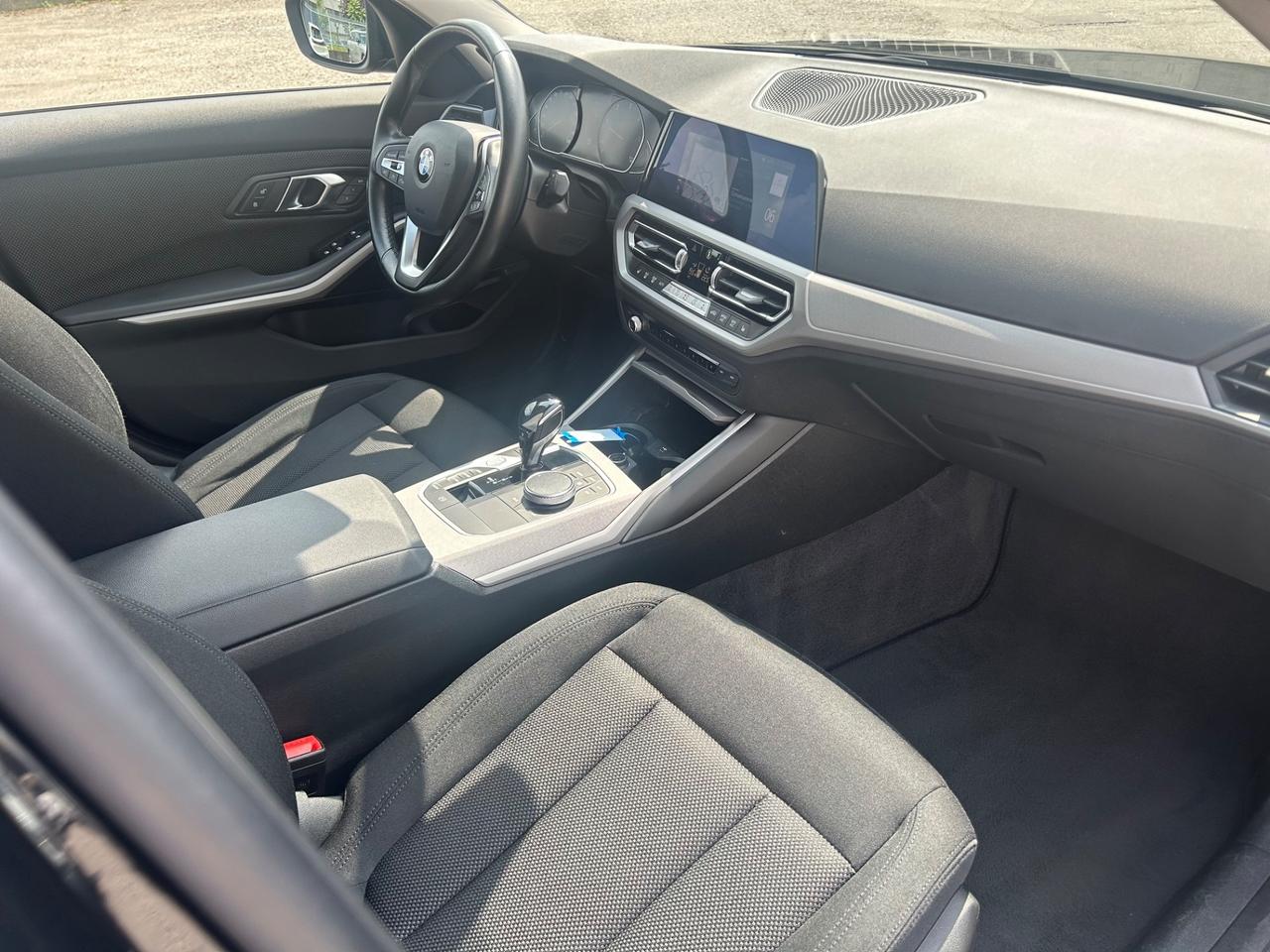 Bmw 318d 48Volt Advantage ibrida diesel
