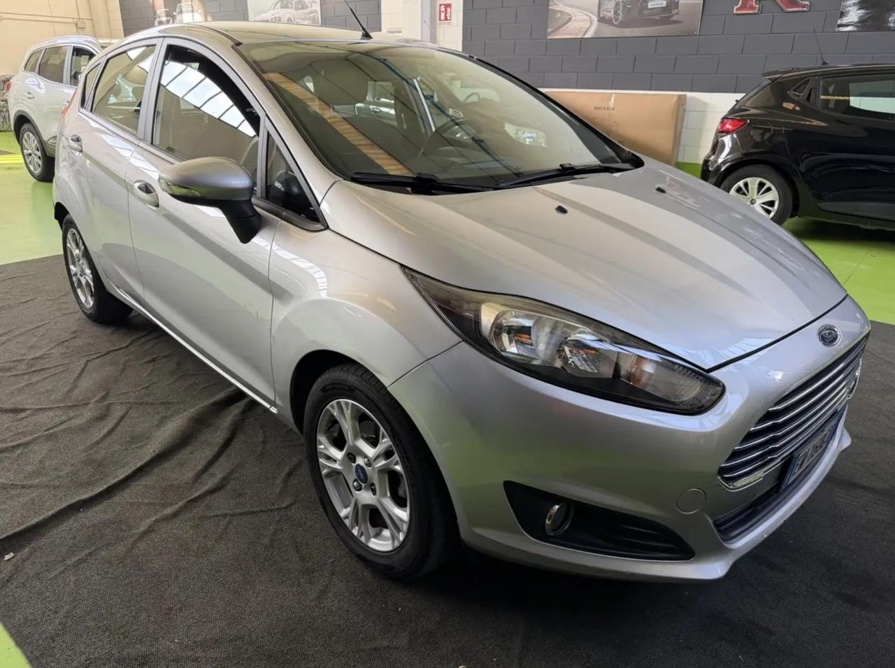 Ford Fiesta 1.0 EcoBoost 100CV 5 porte Powershift Titanium