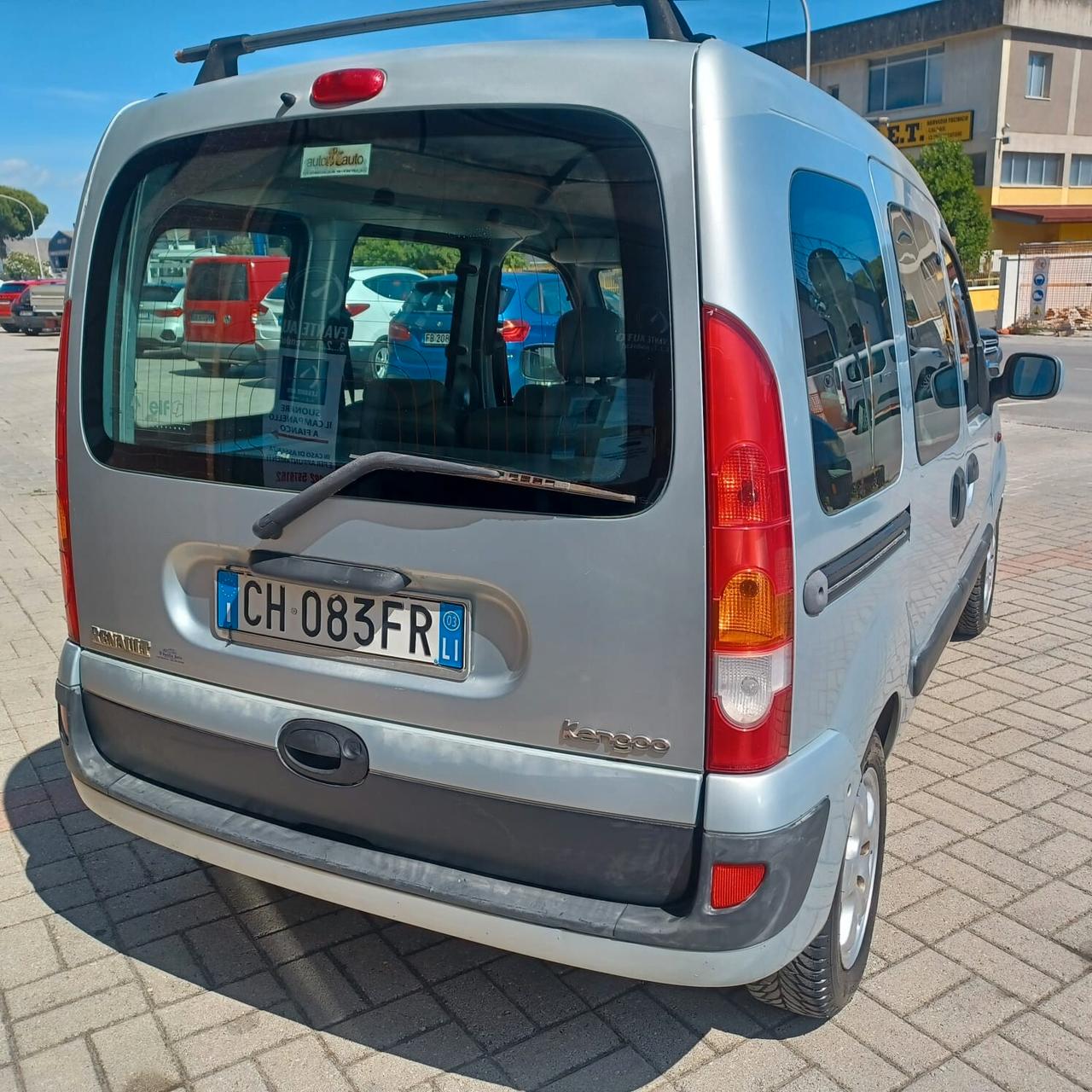 IDEALE PER LAVORO E FAMIGLIA BERLINGO 1.2