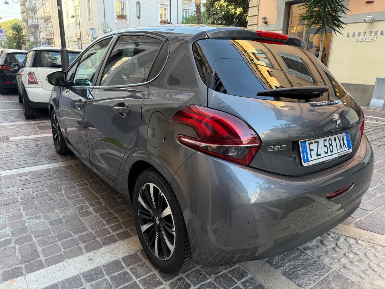 QUALITYCARS PESCARA, PROPONE: Peugeot 208 BlueHDi 100 S&S 5 porte Allure