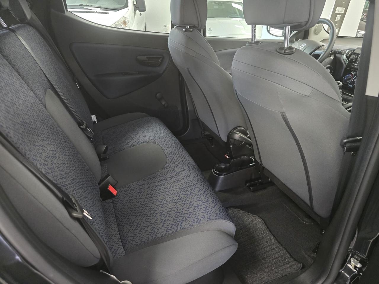 Lancia Ypsilon 1.0 Hybrid 70cv anno 2024 km 68000