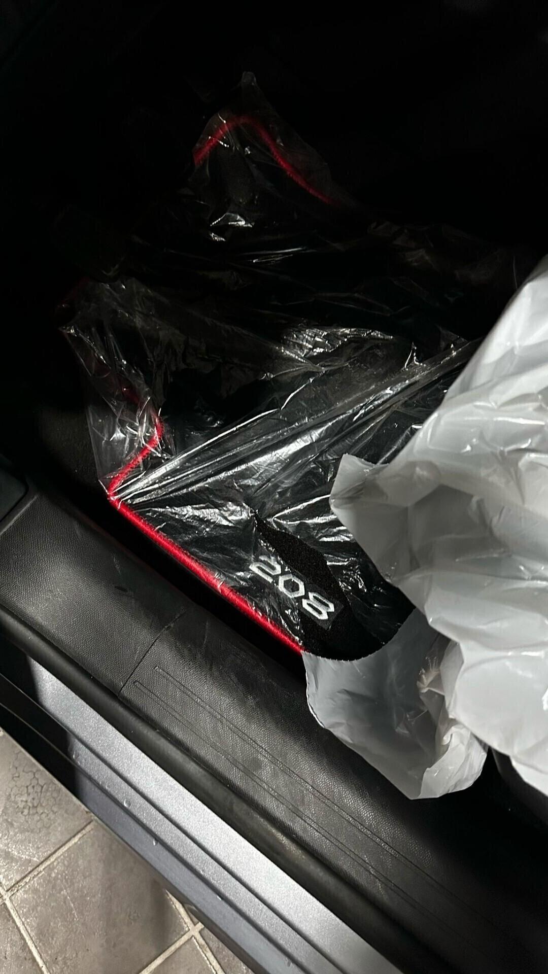 NUOVA PEUGEOT 208 ALLURE 1.5 BLUEHDI 102CV