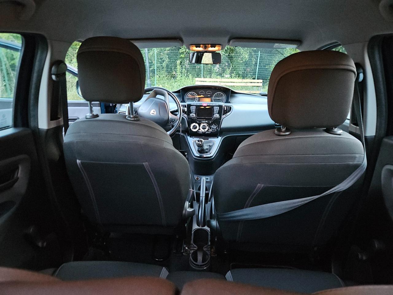 Lancia Ypsilon 0.9 TwinAir 85 CV 5 porte Metano Ecochic Platinum