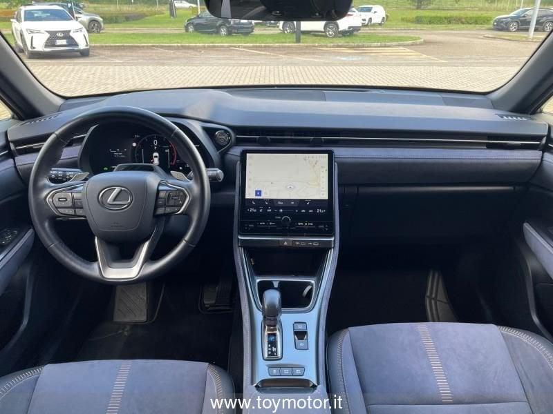 Lexus LBX Hybrid Cool