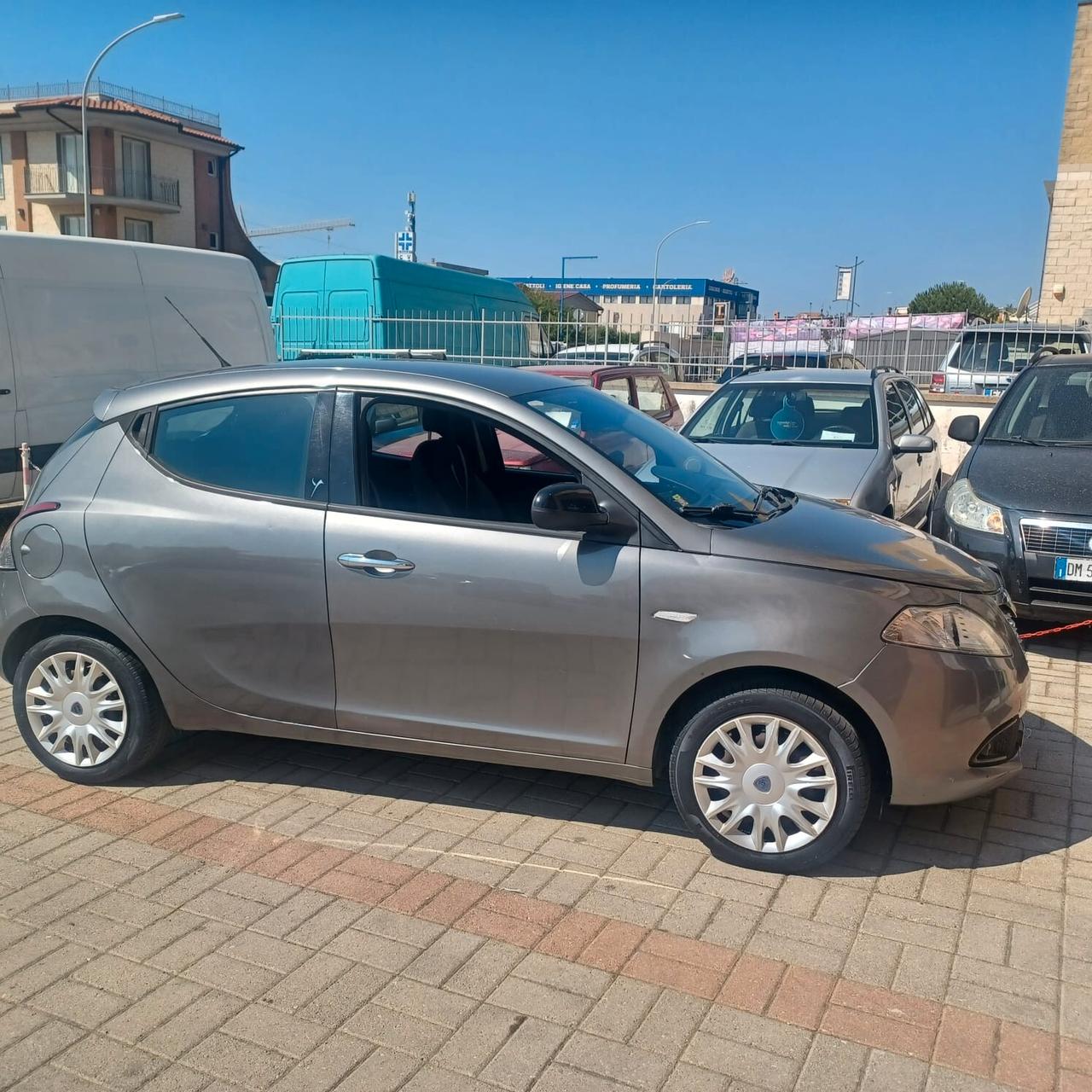 LANCIA YPSILON 1.2 FIRE NEOPATENTATI