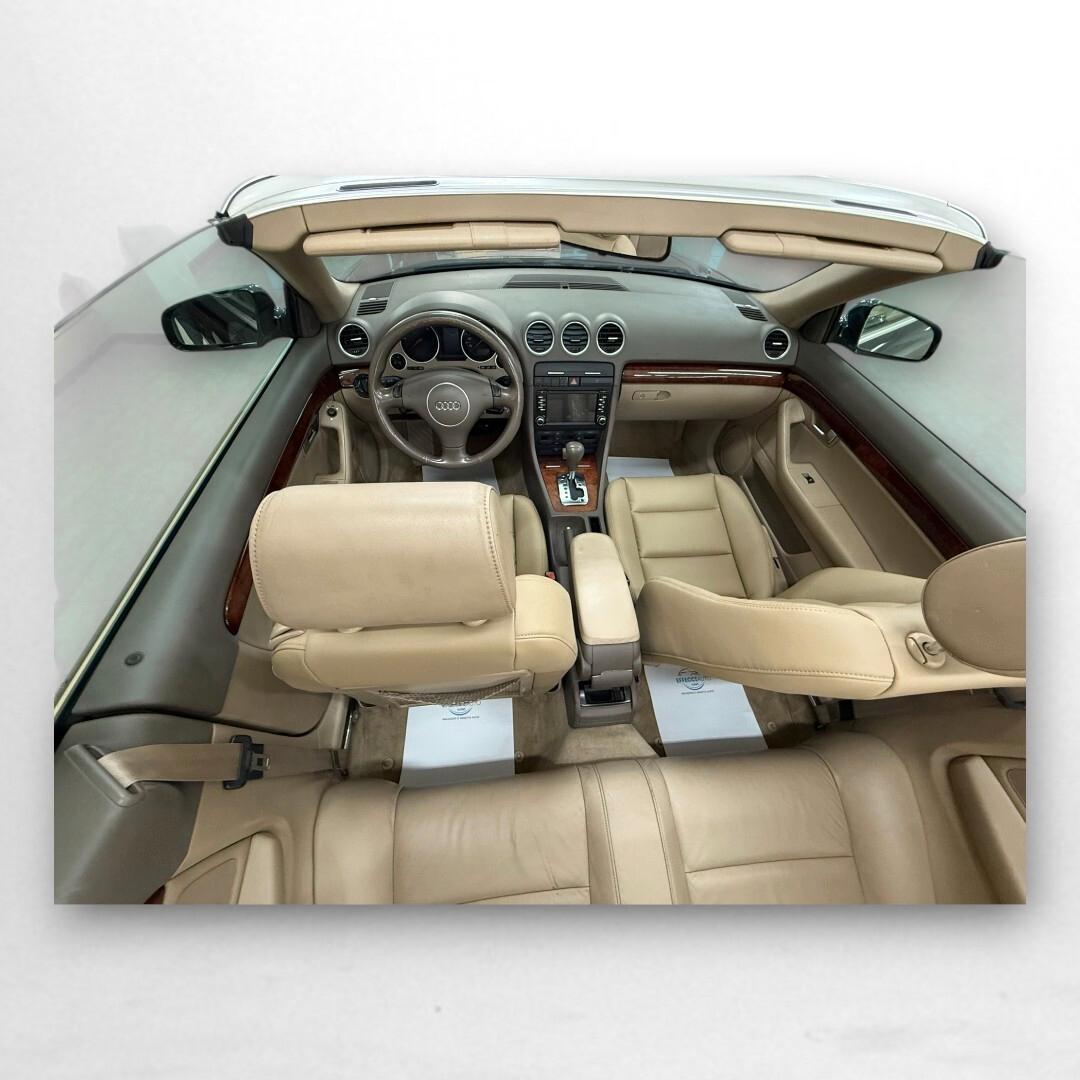Audi A4 Cabriolet 2.5 V6 TDI cat