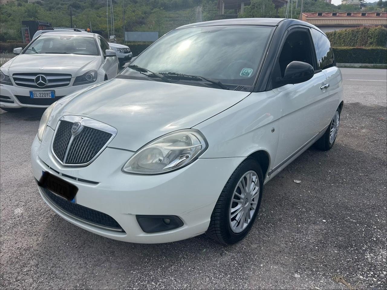 Lancia Ypsilon 1.2 Platino