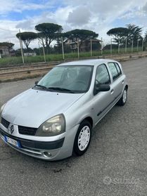 Renault Clio 1.2 adatta a neopatentati