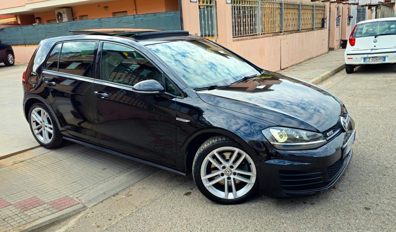 Volkswagen Golf GTD 2.0 TDI 5p. BlueMotion Technology