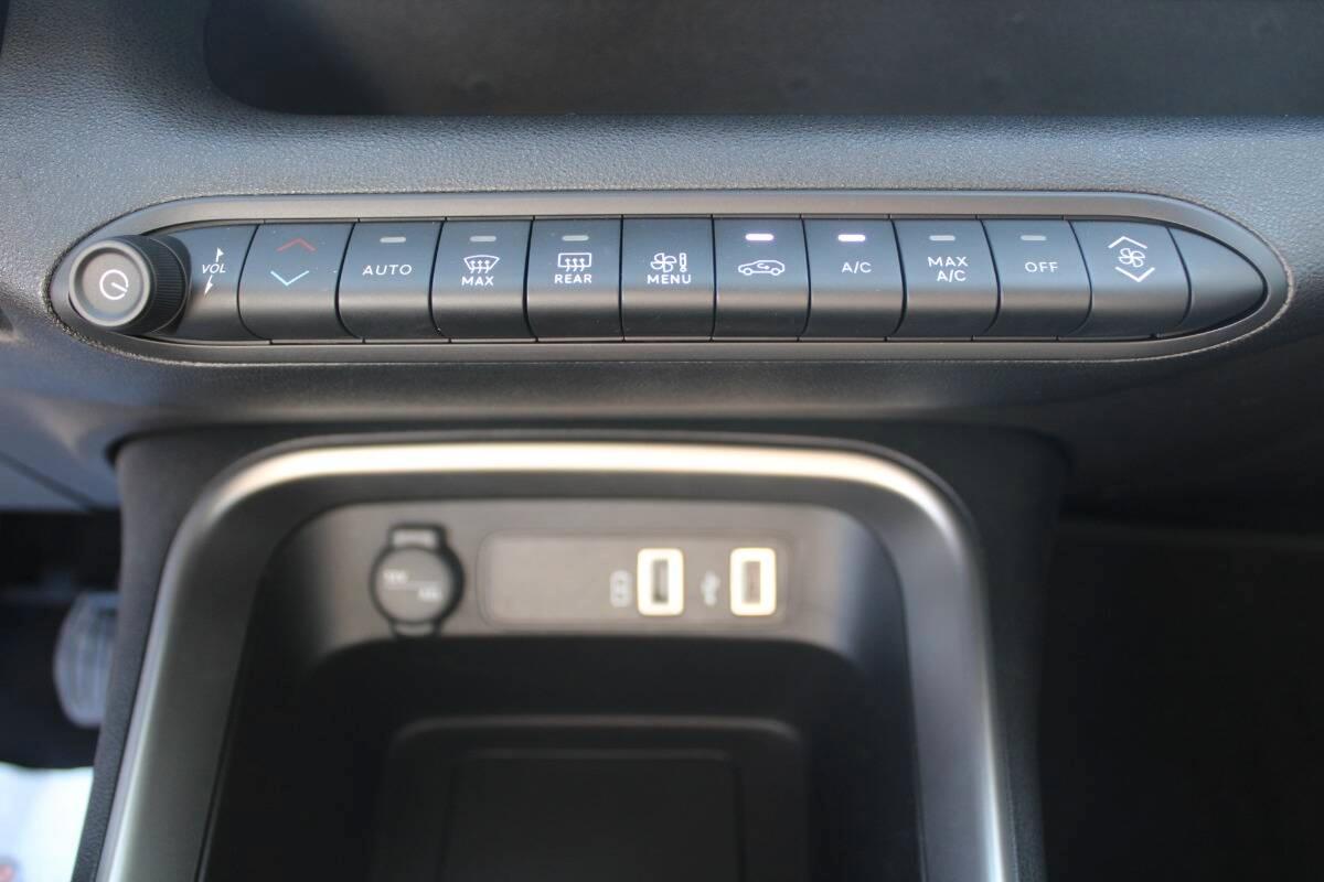 Jeep Avenger 1.2 t. Altitude fwd 100cv con CarPlay