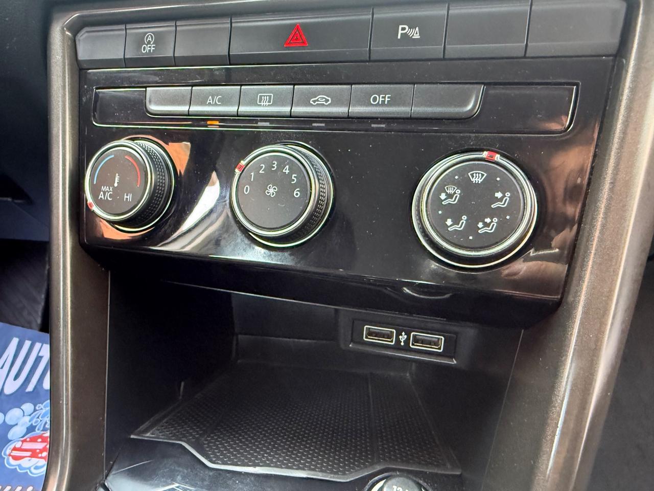 Volkswagen T-Roc 1.0benzina - 2019