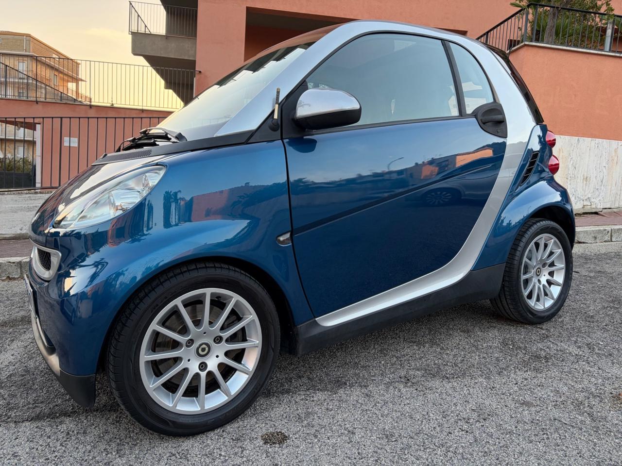 Smart ForTwo 1.0 benz ideale per neopatentati