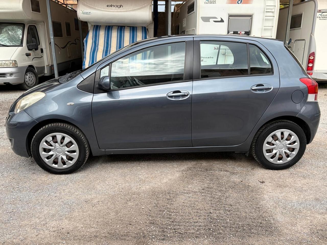 Toyota Yaris 1.0 5 porte Now 12 MESI DI GARANZIA
