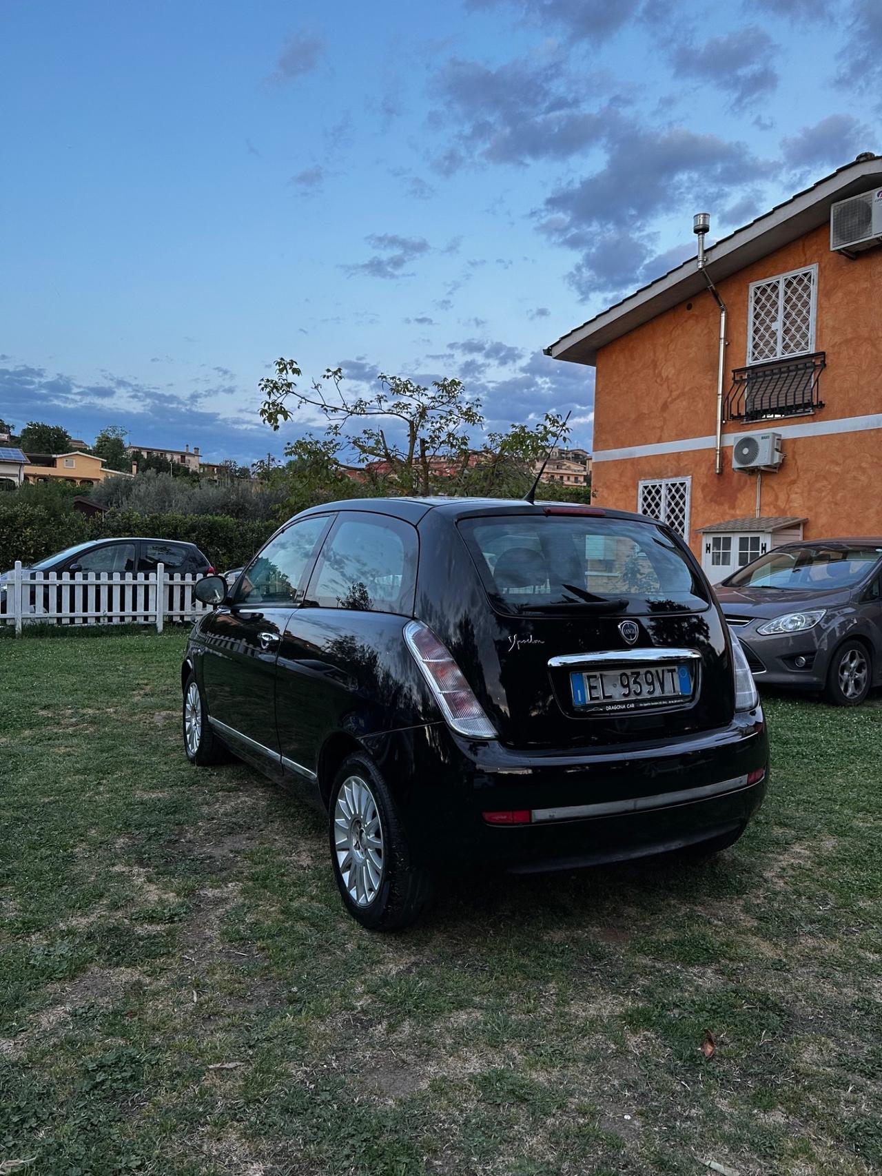 Lancia Ypsilon 1.2 69 CV Platinum 80.000km !
