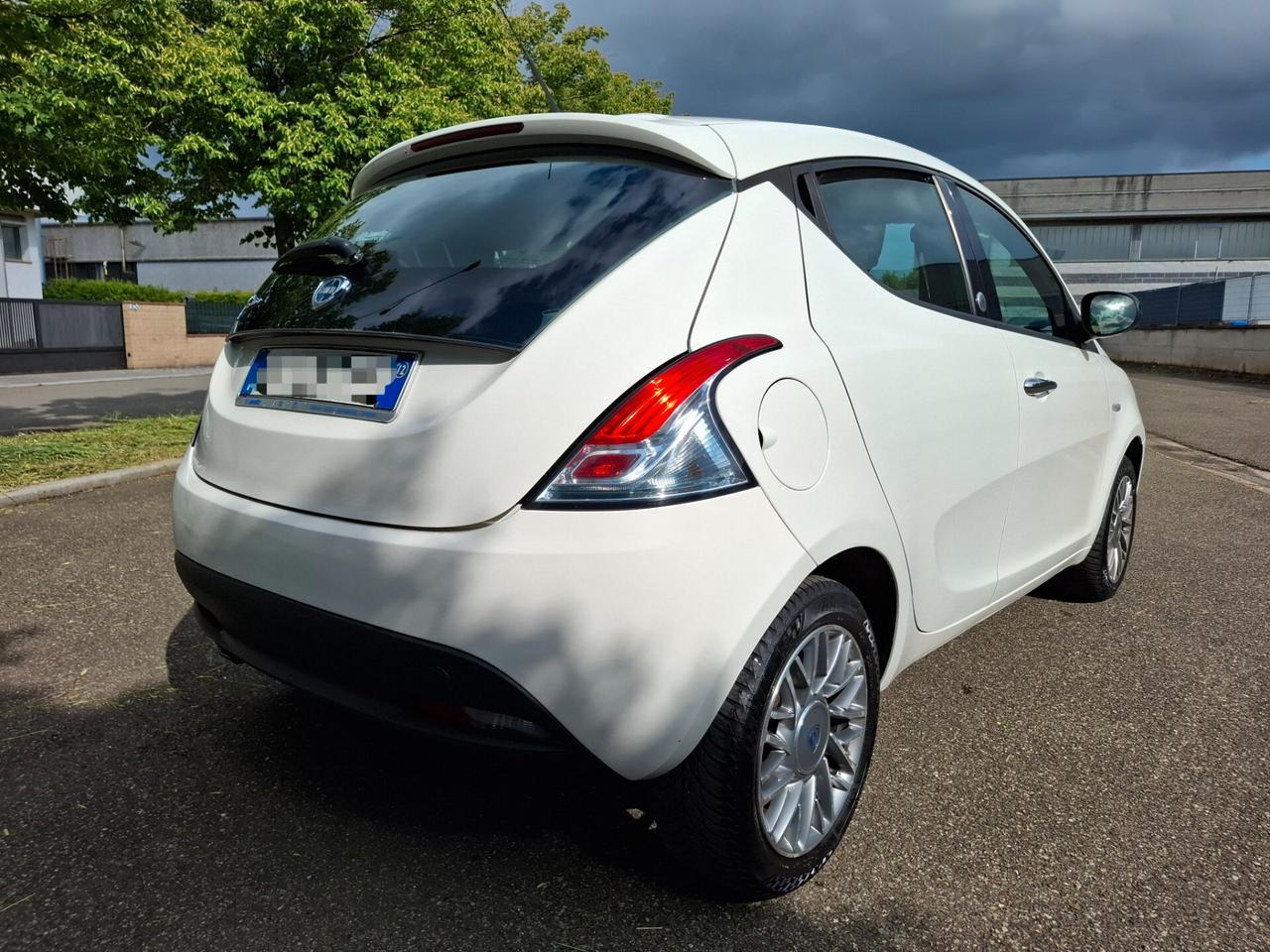 Lancia Ypsilon 1.2 69 CV 5 porte GPL Ecochic Gold