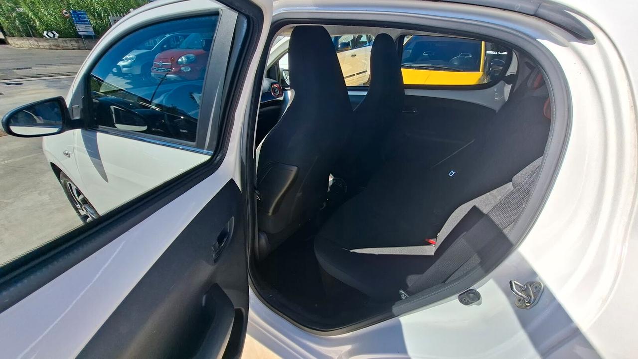 Peugeot 108 VTi 72 5 porte Allure 2019