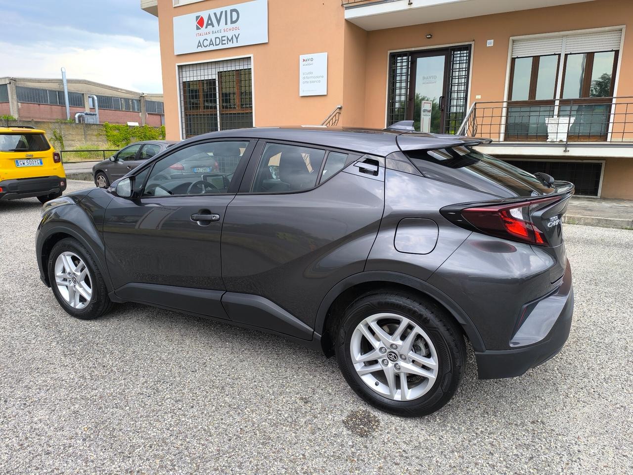 Toyota C-HR 1.8 Hybrid E-CVT Business