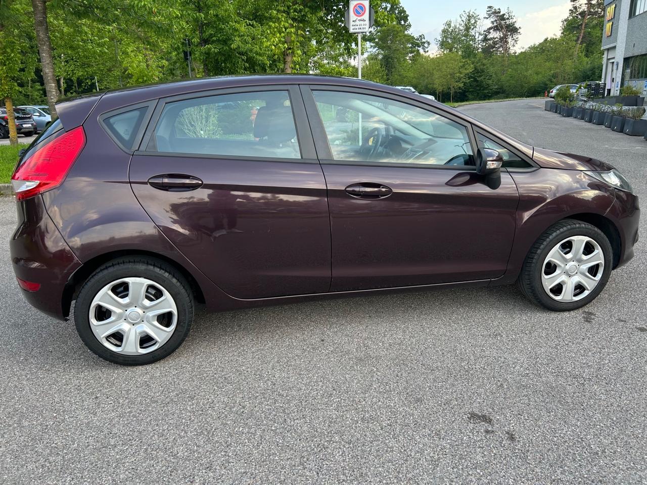 Ford Fiesta 1.2 82 CV 5 porte Titanium * Neo patentati *