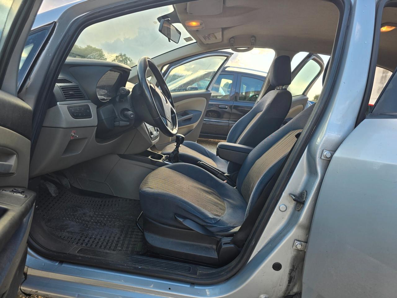 Fiat Grande Punto 1.3 MJT 75 CV 5 porte GANCIO TRAINO