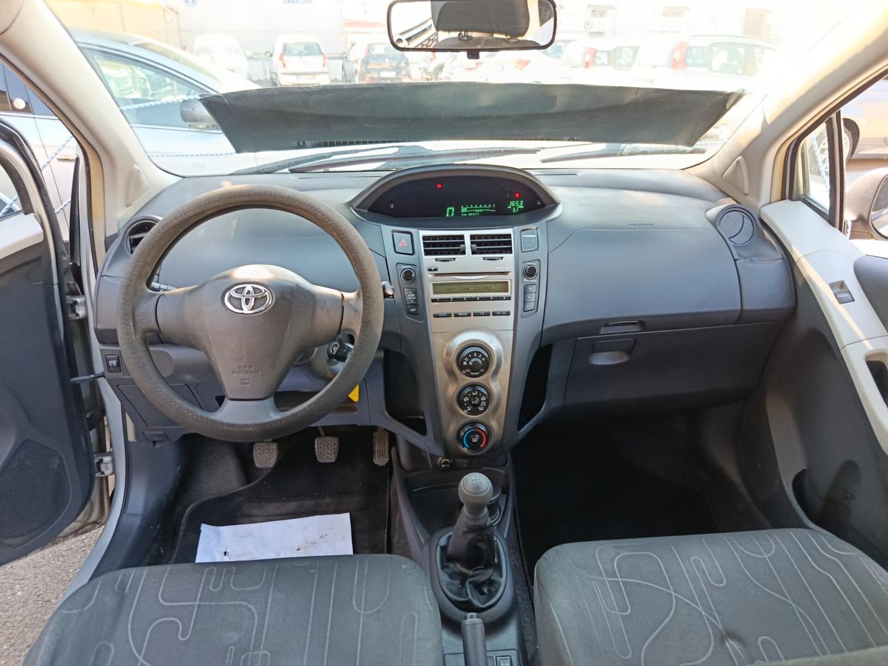 Toyota Yaris 1.0 5 porte Sol 2011