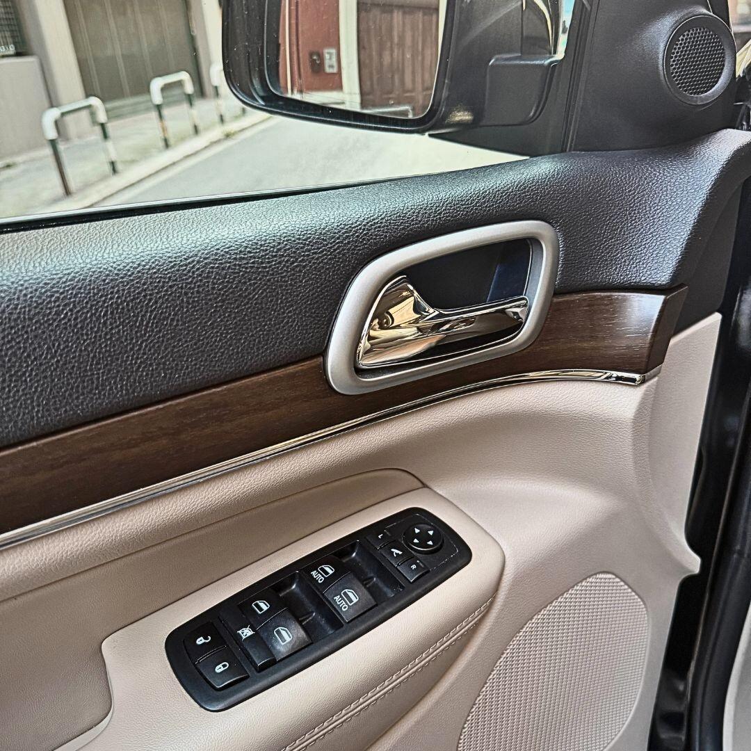 Jeep Grand Cherokee 3.0 250 cv AUTOCARRO