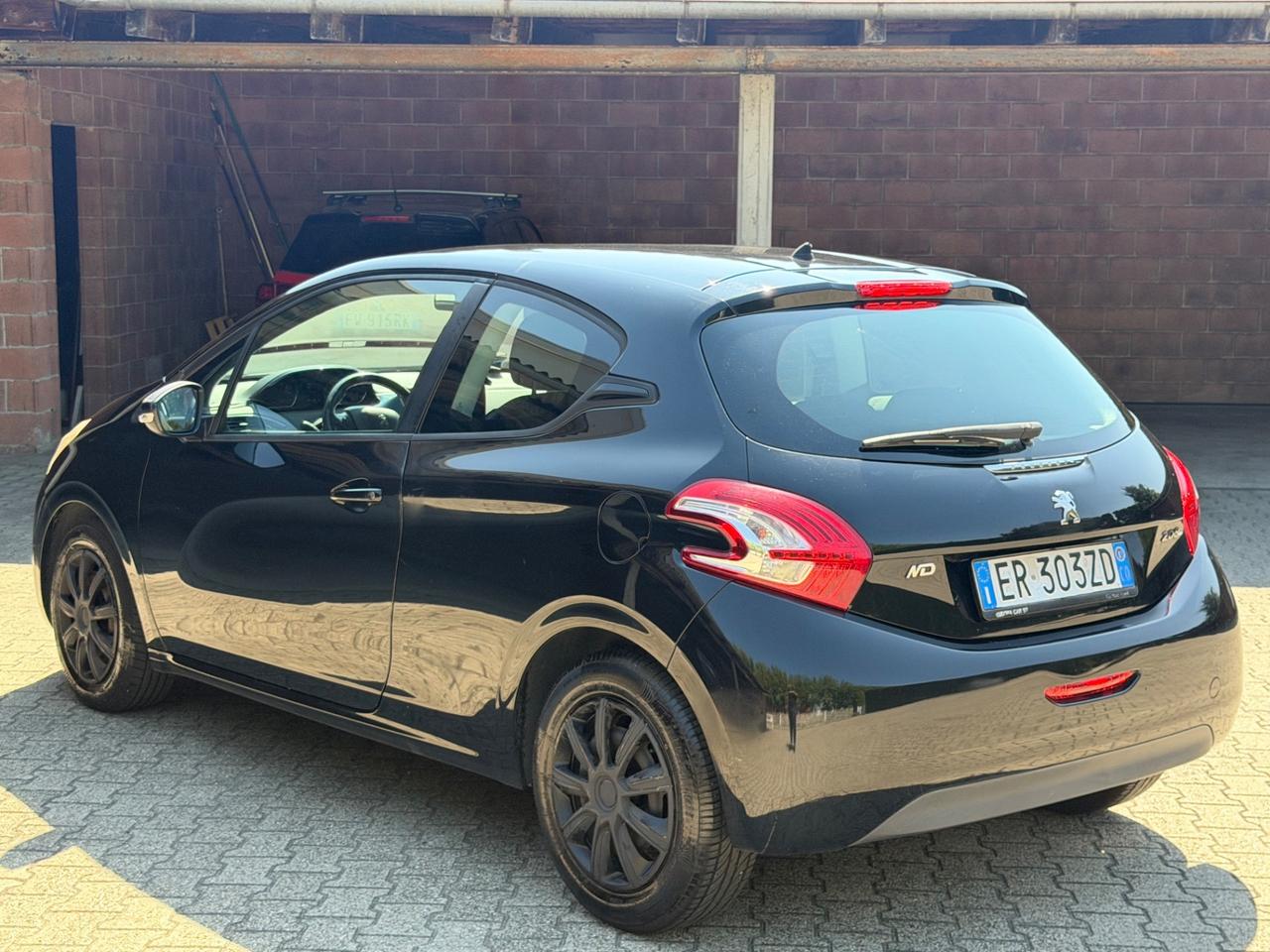 Peugeot 208 1.2 VTi 82 CV 3 porte Allure